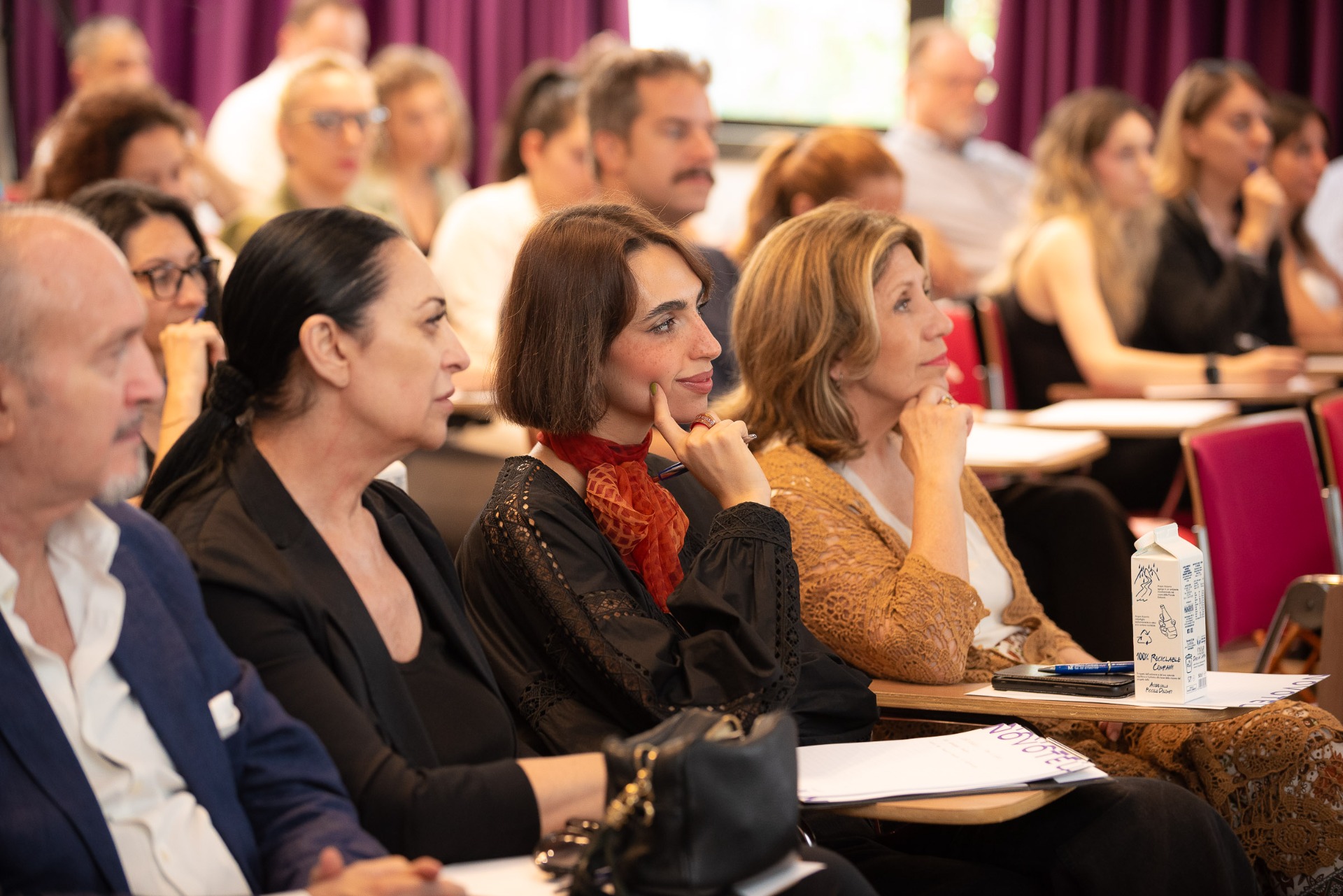 Nella scena del crimine è una fase investigativa con Dott.ssa  Roberta Bruzzone, Dott.  Marzio Capra, Dott. Dario Redaelli e medico legale Dott Murizio Bruni, Tel.02344223